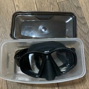 Onyx Black Diving Mask
